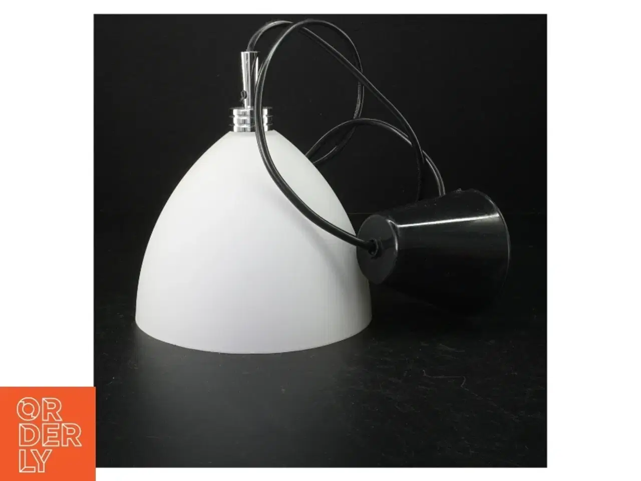 Billede 1 - Hvid lampe (str. Ø. 16 cm)