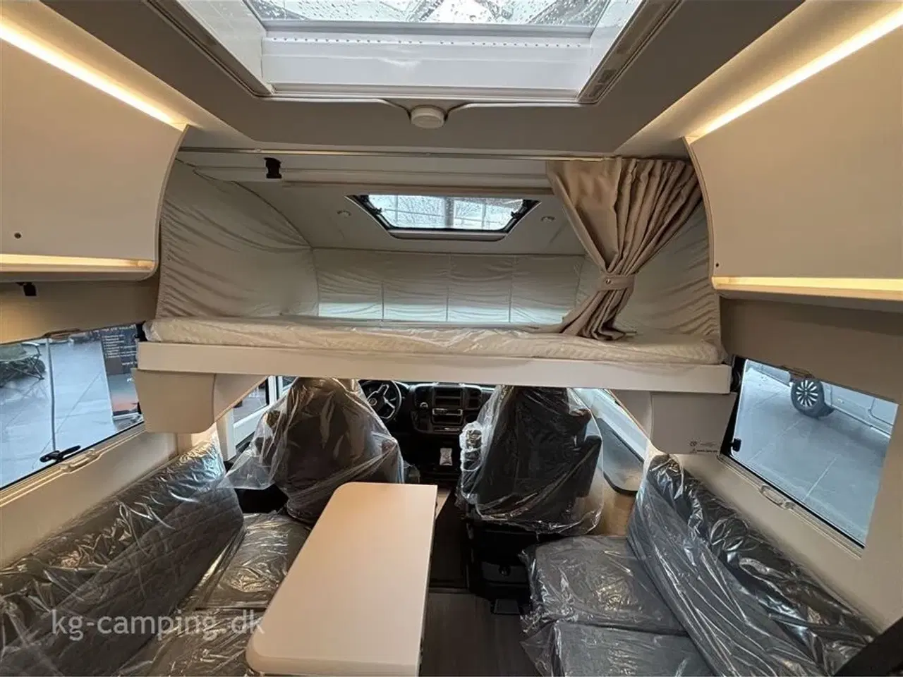 Billede 21 - 2024 - Adria Sonic Plus 700 DL   Adria Sonic 700 DL – Bestilt hjem med topudstyr!