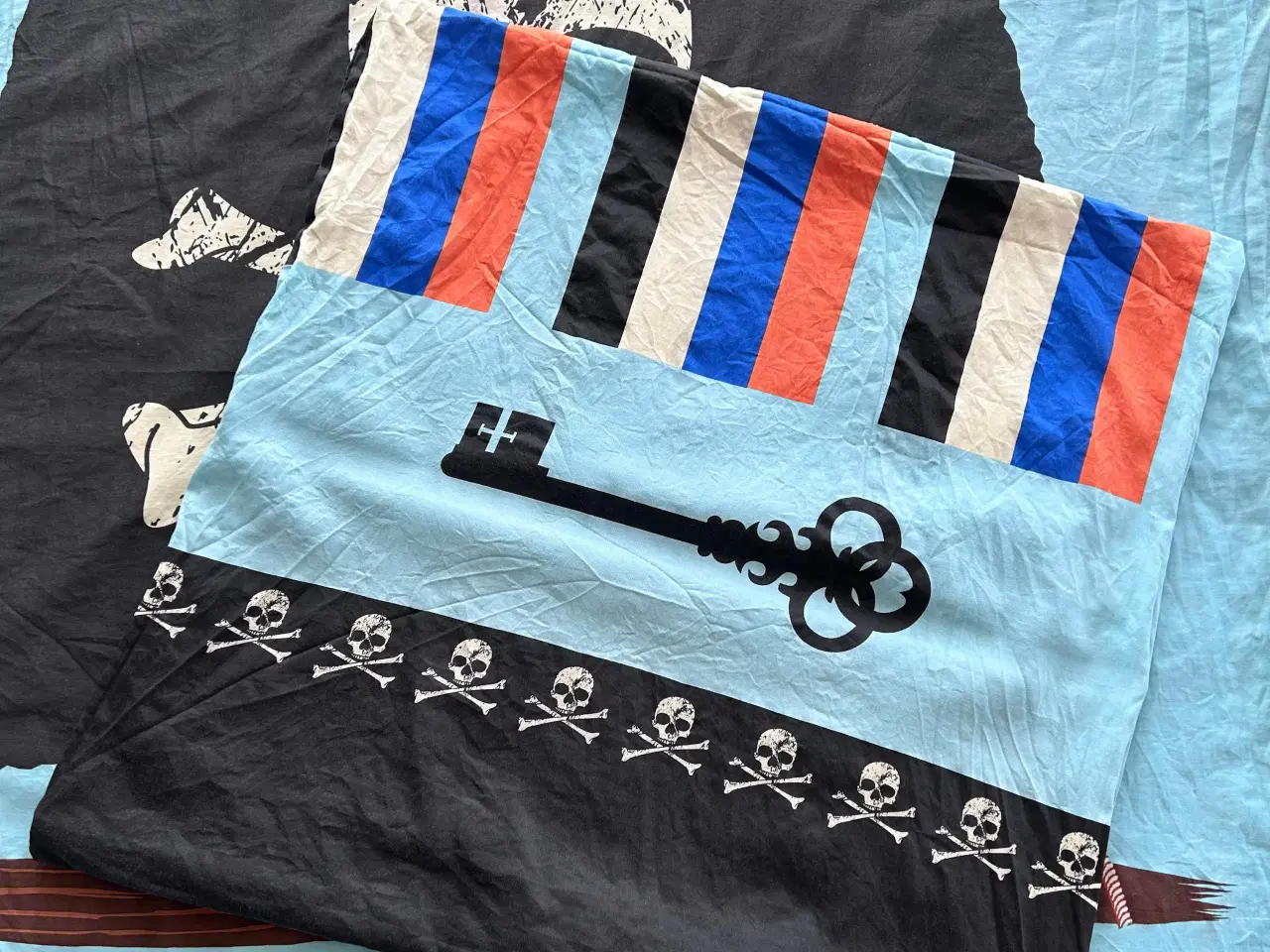 Billede 2 - FLEXA pirat-print sengetøj, 140x200 cm.