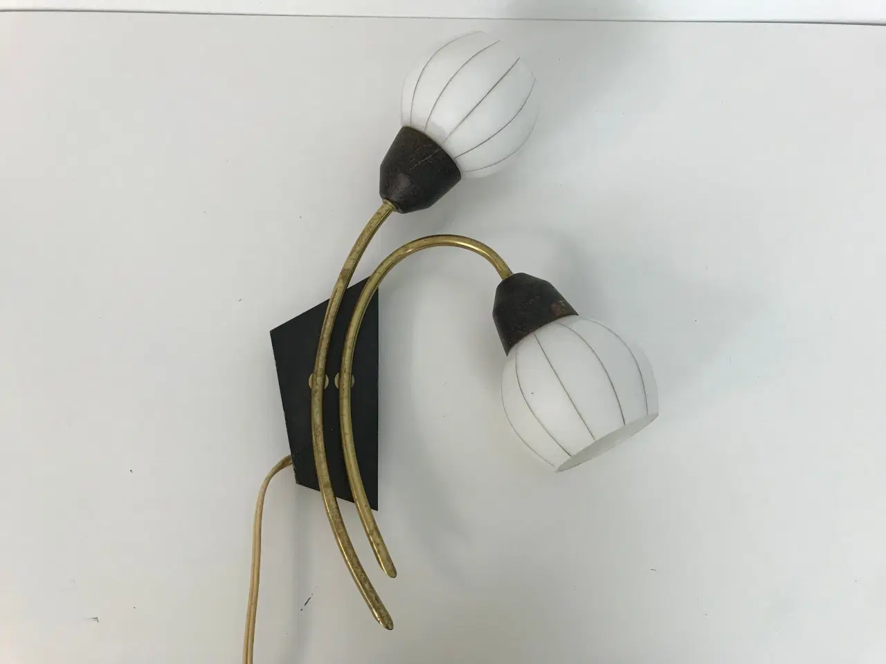 Billede 1 - Vintage væglampe i messing og opalglas