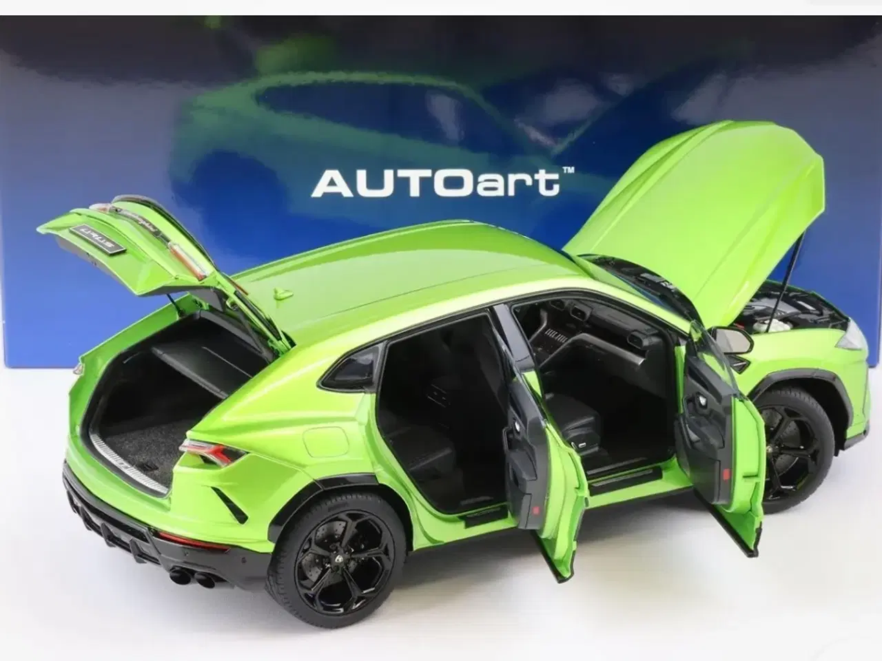 Billede 4 - 1:18 Lamborghini Urus 2018