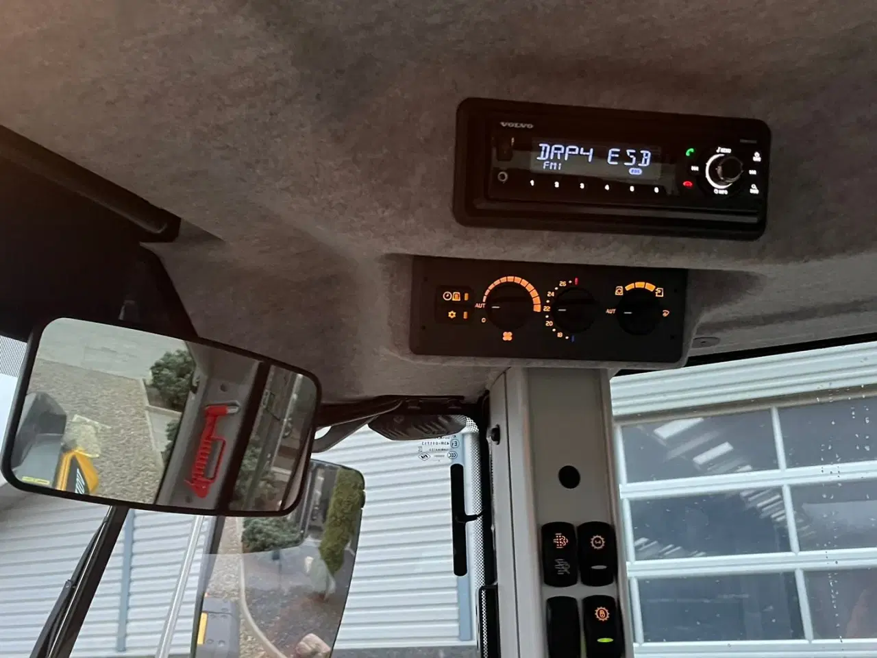 Billede 9 - Volvo L 70 H H2 BEMÆRK MED GARANTI FRA VOLVO FREM TIL DEN 18.6.2026. AGRICULTURE DK-maskine med lang arm, Co-Pilot & med 750mm Michelin MEGA X BIB hjul.