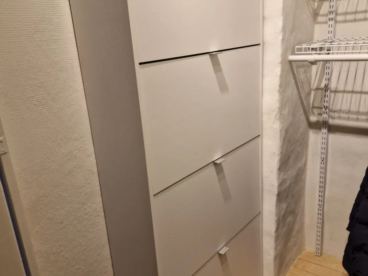 Billede 1 - Skoskab