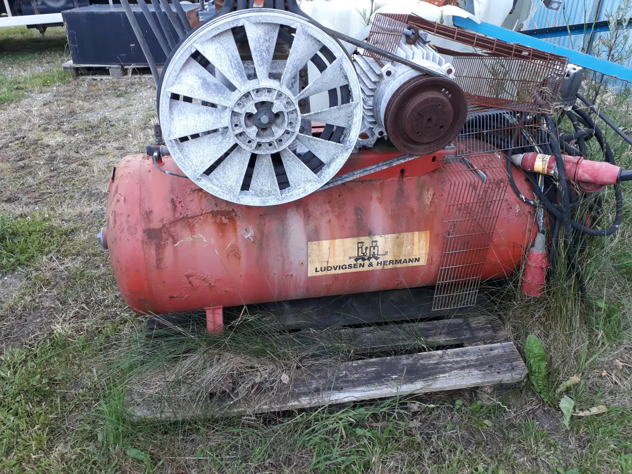 Billede 1 - Stor Kompressor Været brugt til vejarbejde. defekt