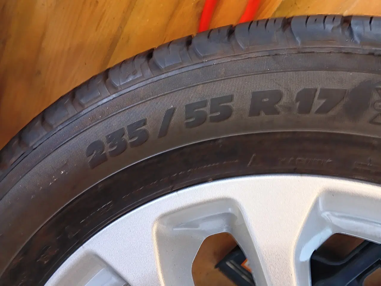 Billede 6 - Ford Kuga Hybrid 17" alufælge med sommerdæk