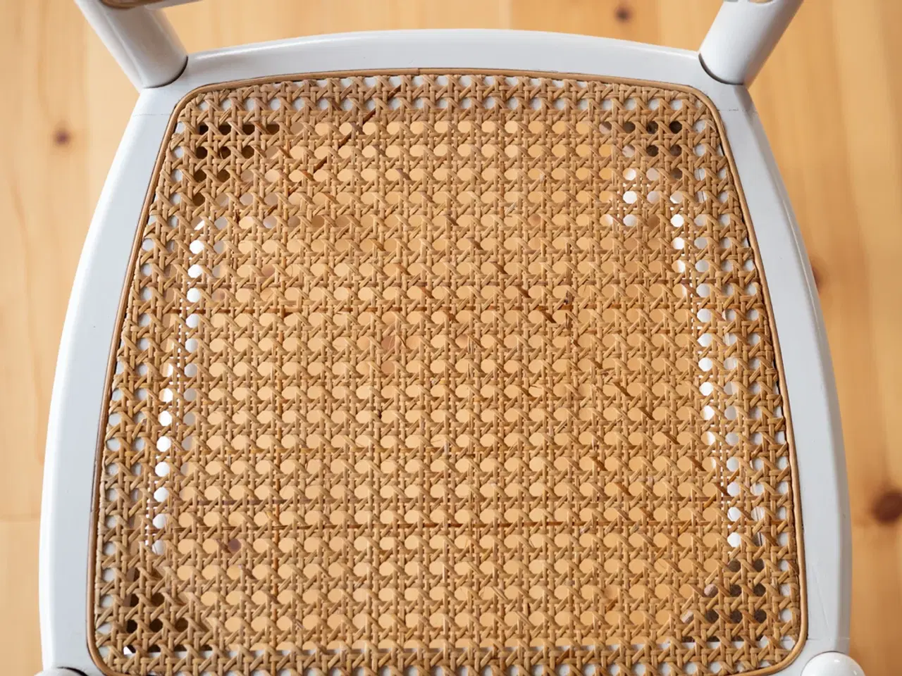 Billede 3 - Lille spisebord i massiv eg (evt. + 4 stole)