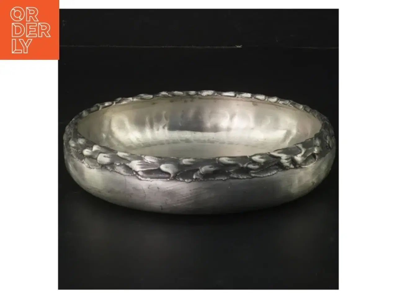 Billede 1 - Rund skål i metal fra Riddertinn Håndarbeid (str. Ø. 15,5 cm)