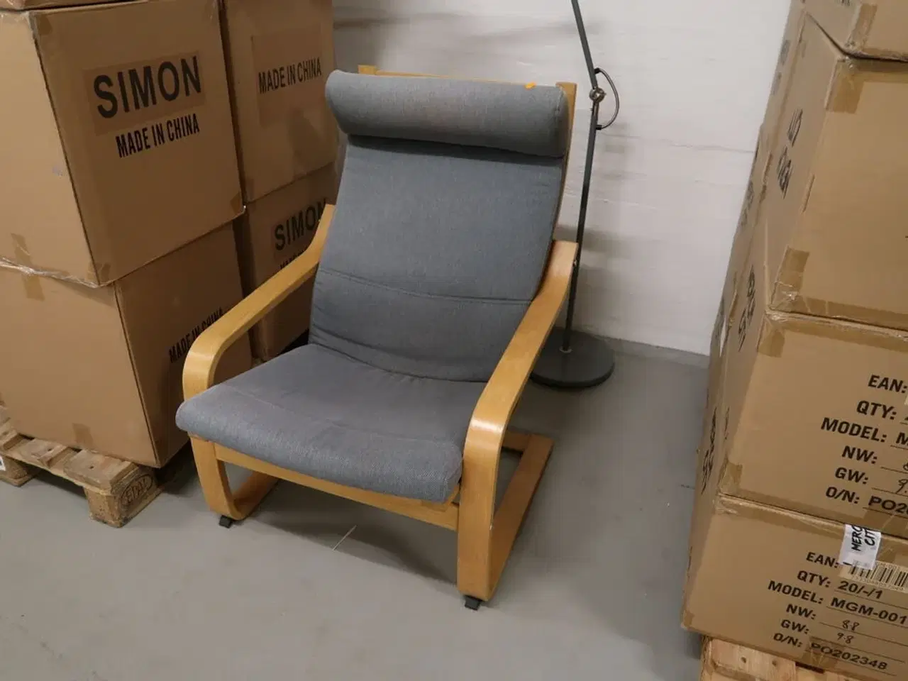 Billede 2 - Lænestol samt gulvlampe