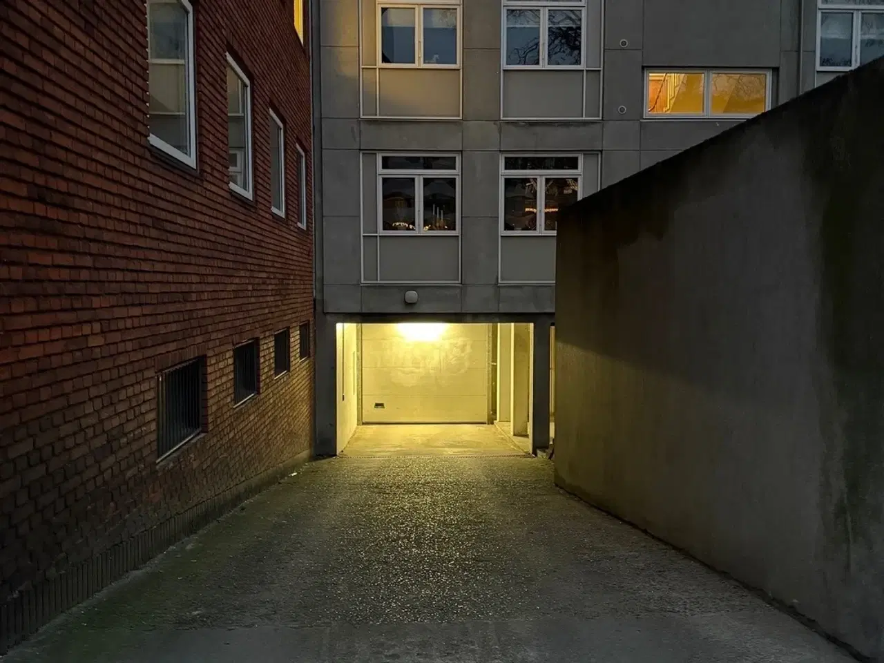 Billede 2 - Garage udlejes i indre by