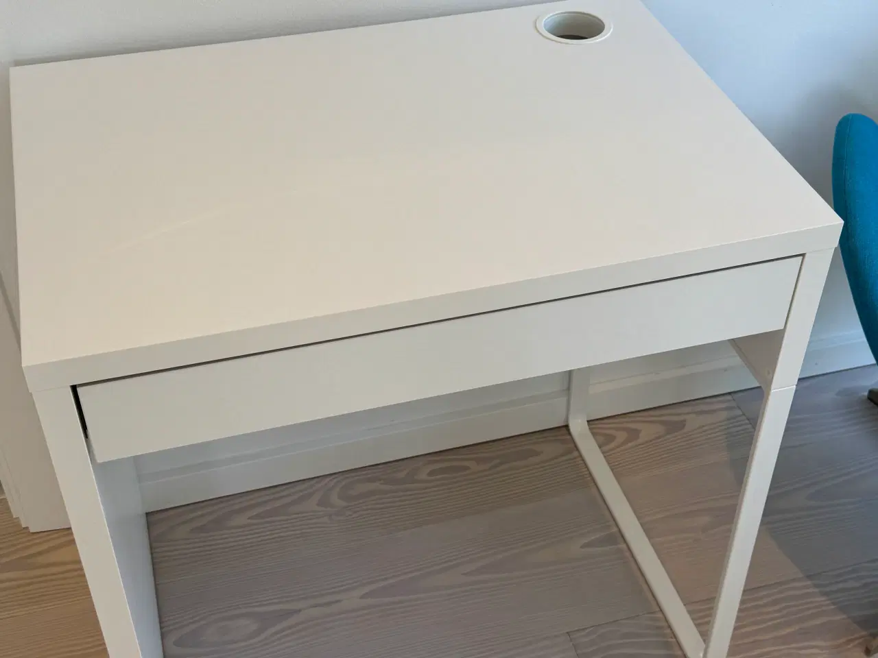 Billede 2 - IKEA Micke skrivebord