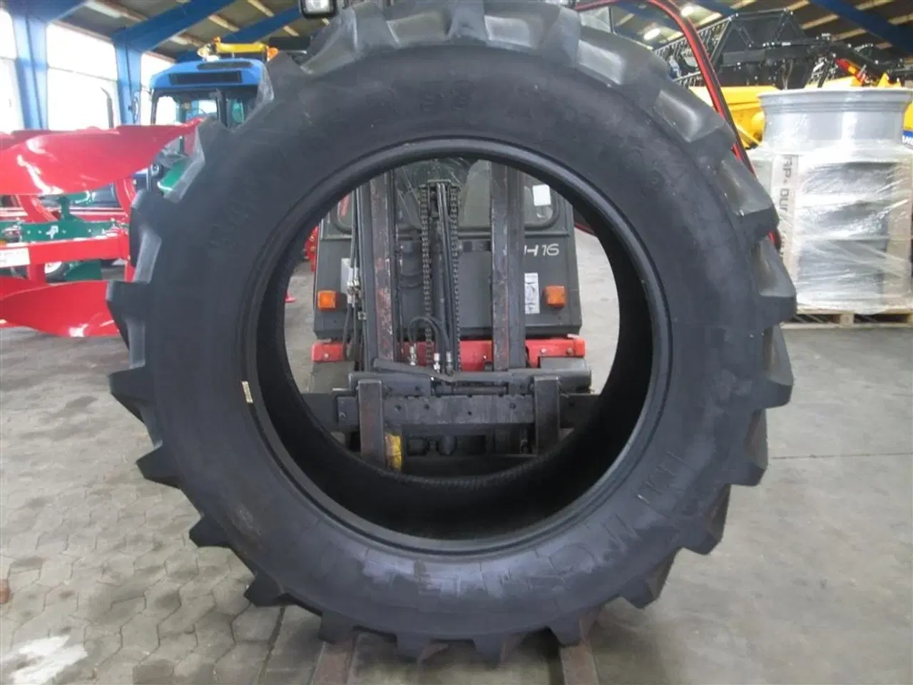 Billede 1 - Michelin XM108 540/65 R38