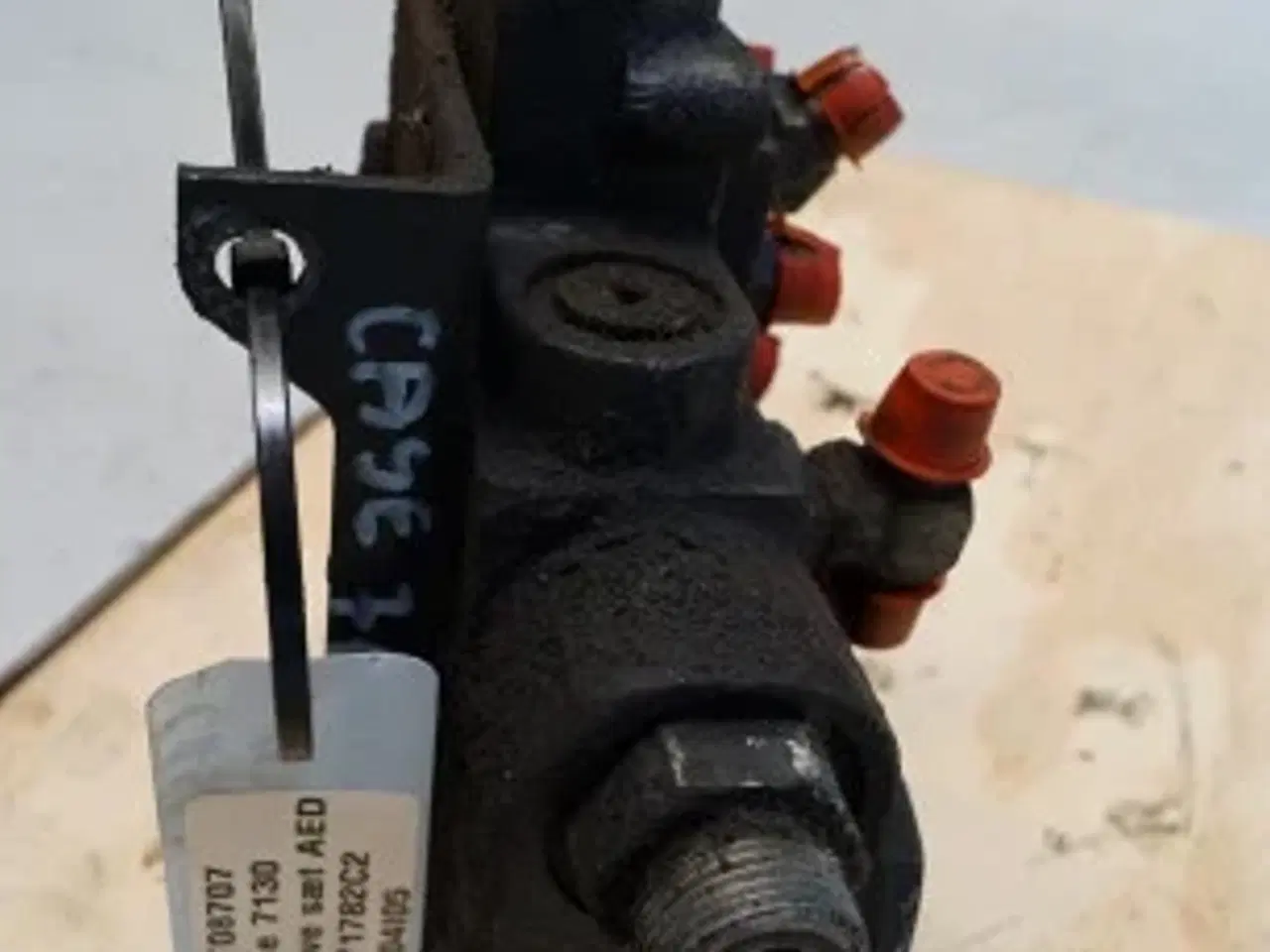 Billede 2 - Case 7130 Valve Sæt AED 1971782C2