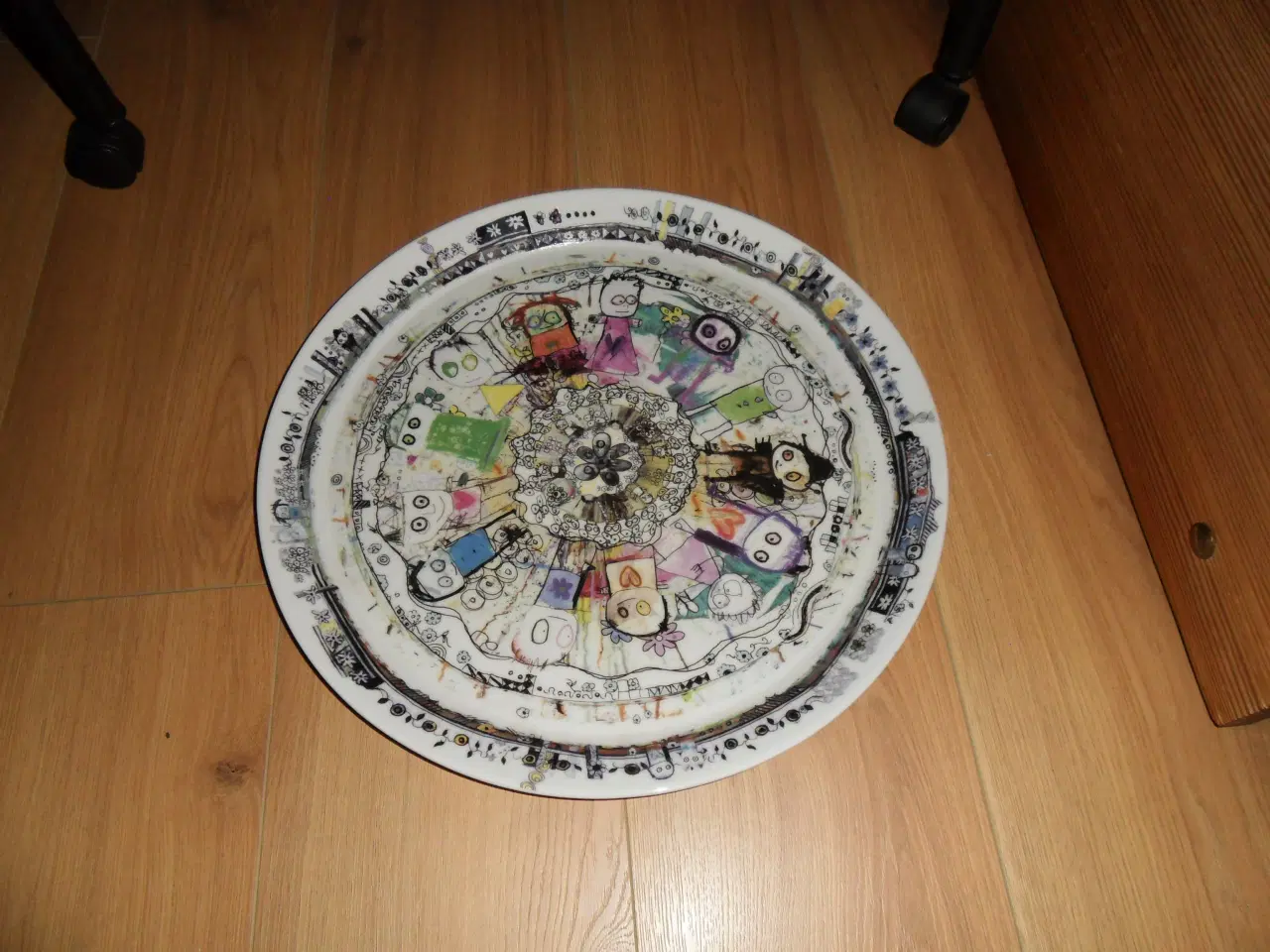 Billede 1 - POUL PAVA. Aida. Stort rundt fad/platte i porcelæn