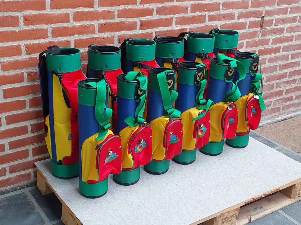Billede 3 - 12 stk Disney golfbags (6 stk store/6 stk små)