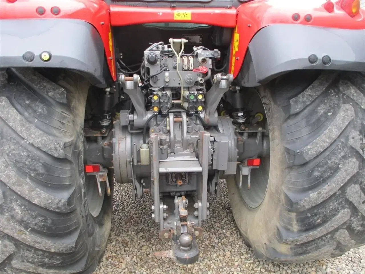 Billede 14 - Massey Ferguson 7499 Dyna VT med 4stk fabriksnye dæk til. Den er med frontlift, affejederet foraksel og affejederet kabine på