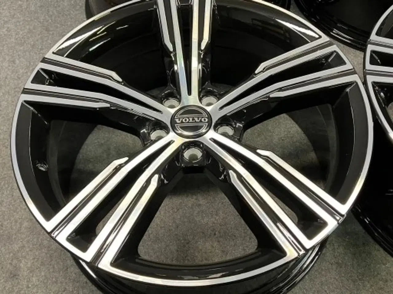 Billede 3 - ALUFÆLGE VOLVO V60 S60 19"