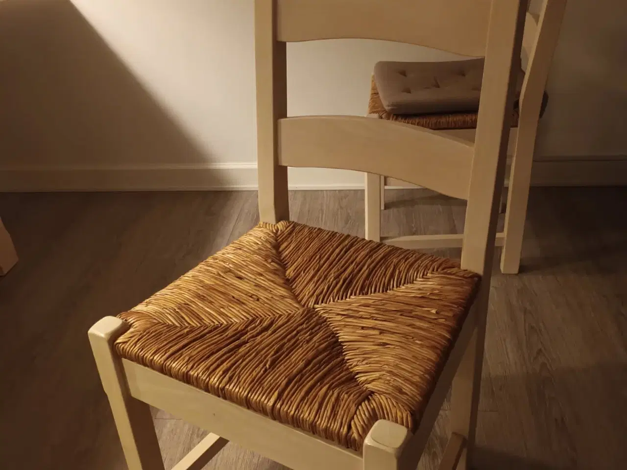 Billede 5 - spisebord med stole