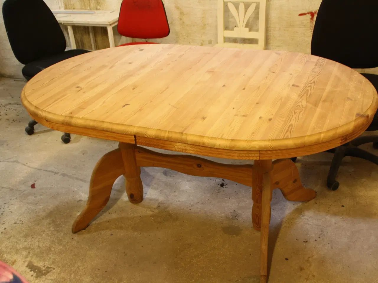Billede 3 - Spisebord ovalt fyrretræ med udtræk u. plader