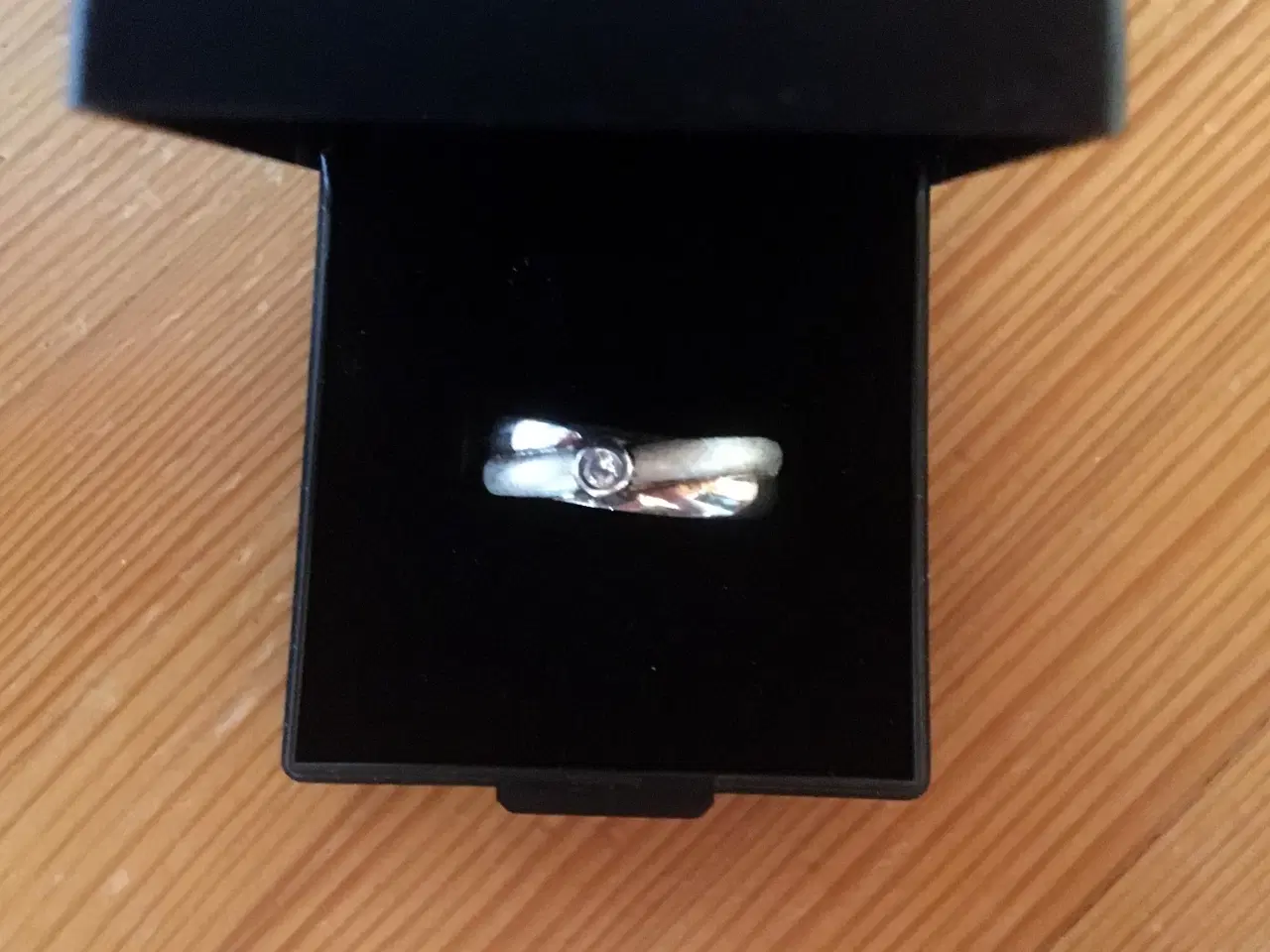 Billede 6 - Fingerring i sølv med hvid zirkon