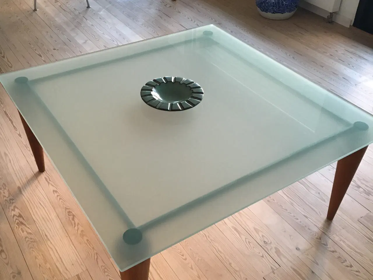 Billede 4 - Sofabord mat glas - kvadratisk