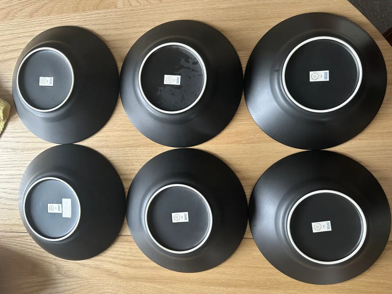 Billede 6 - Royal Copenhagen dyb tallerken 24stk sort riflet