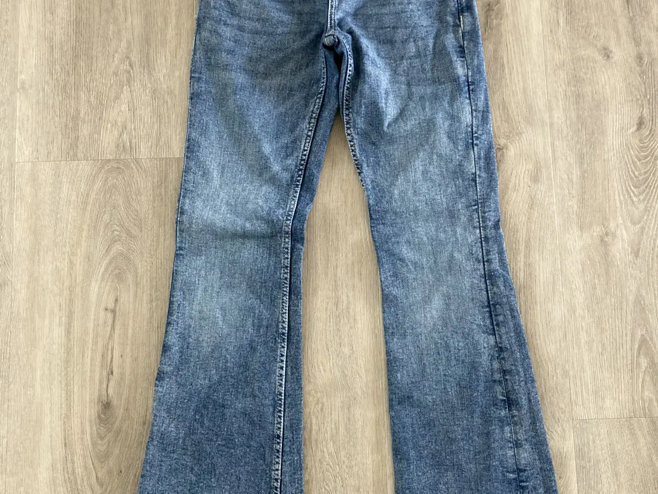 Billede 1 - Cowboybukser str. 34 fra Gina Tricot