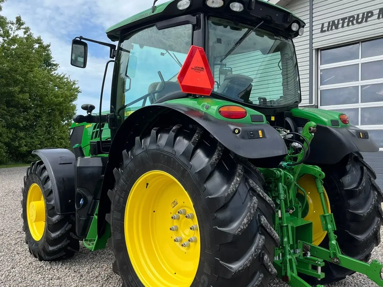 Billede 11 - John Deere 6135R Krybegear, frontlift, TLS Affjedret foraksel og affjedret kabine samt luft anlæg