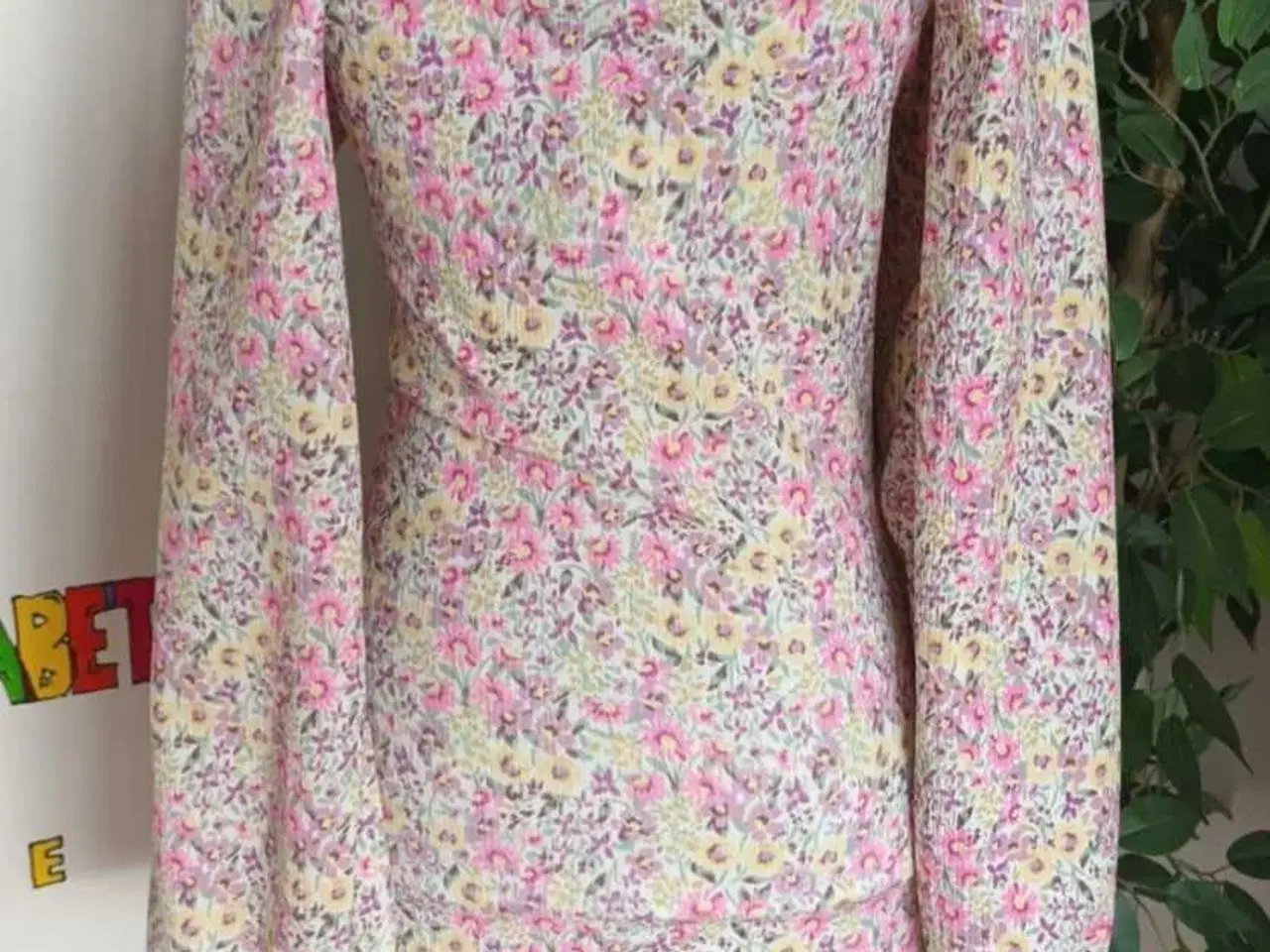 Billede 6 - Kjole. Gina Tricot. Medium/38