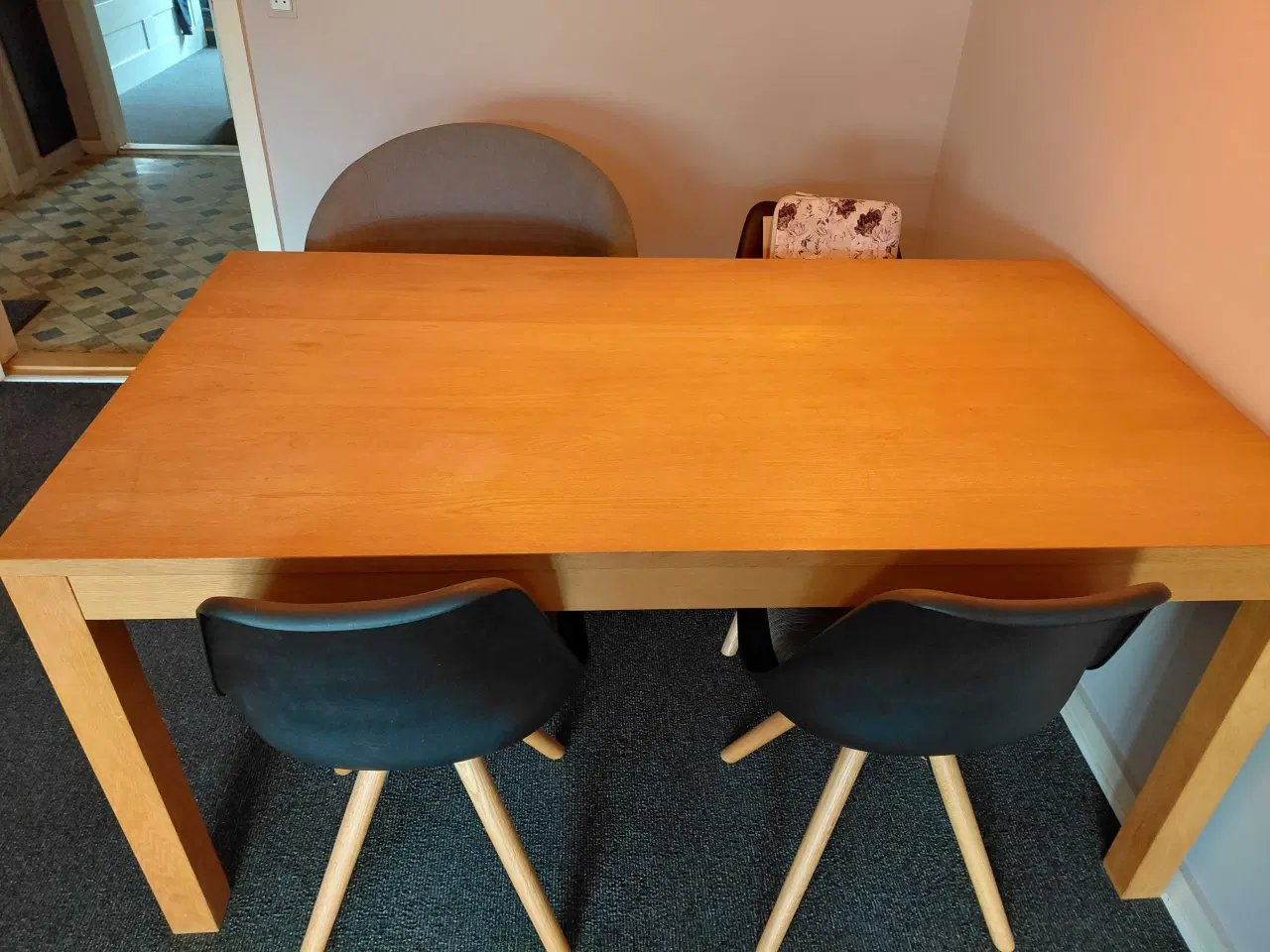 Billede 1 - Spisebord der er solidt 