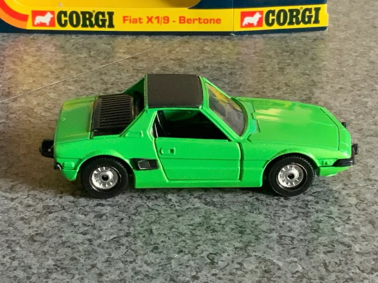 Billede 5 - Corgi Toys No. 314 Fiat X1/9 Bertone, scale 1:36