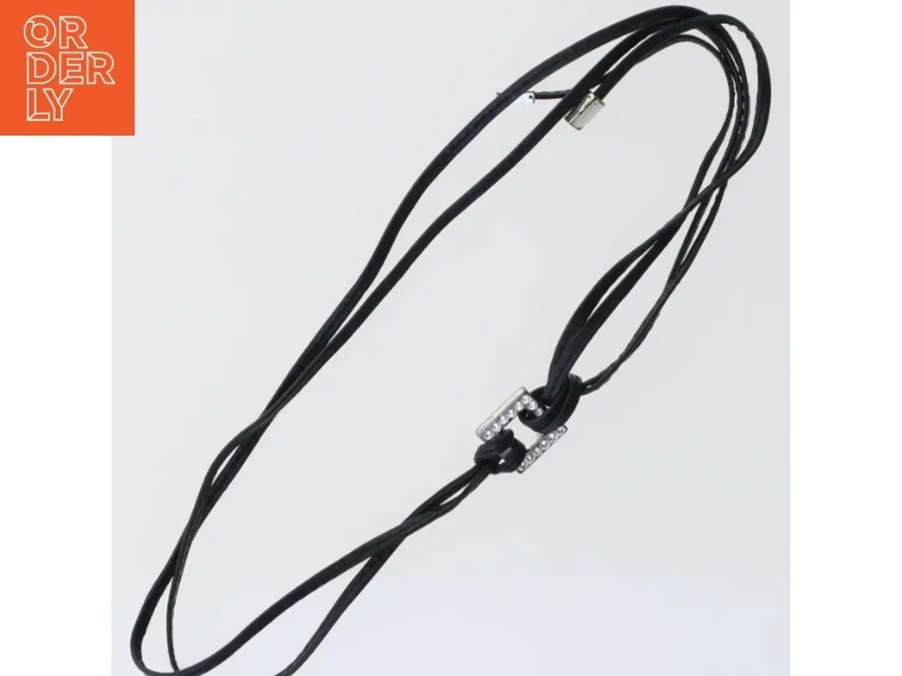 Billede 2 - Sort lædersnor med vedhæng (str. 26 cm)