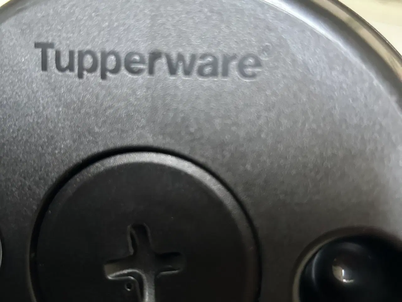 Billede 2 - Tupperware termokande i sort.