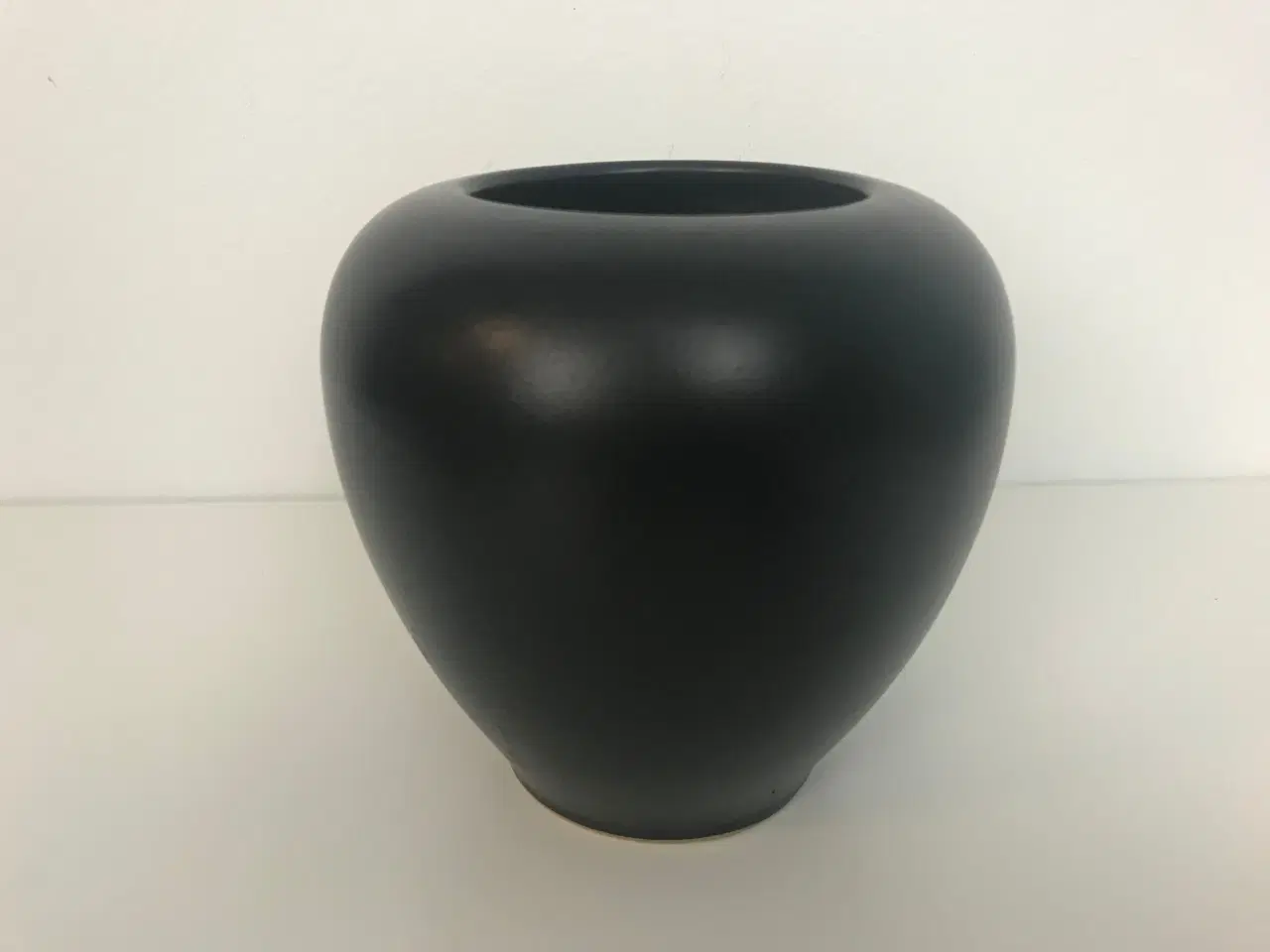 Billede 1 - Sort retro vase