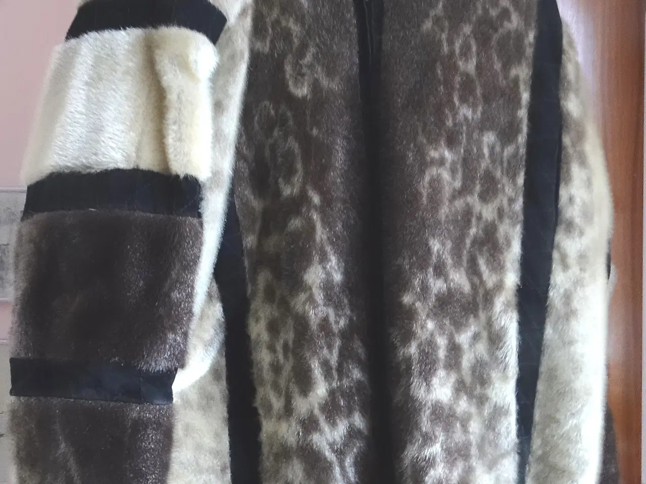 Billede 1 - sælskinds herrejakke til salg, købt i Grønland.