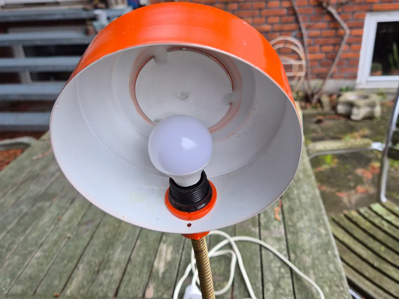 Billede 7 - Orange bordlampe i svensk design