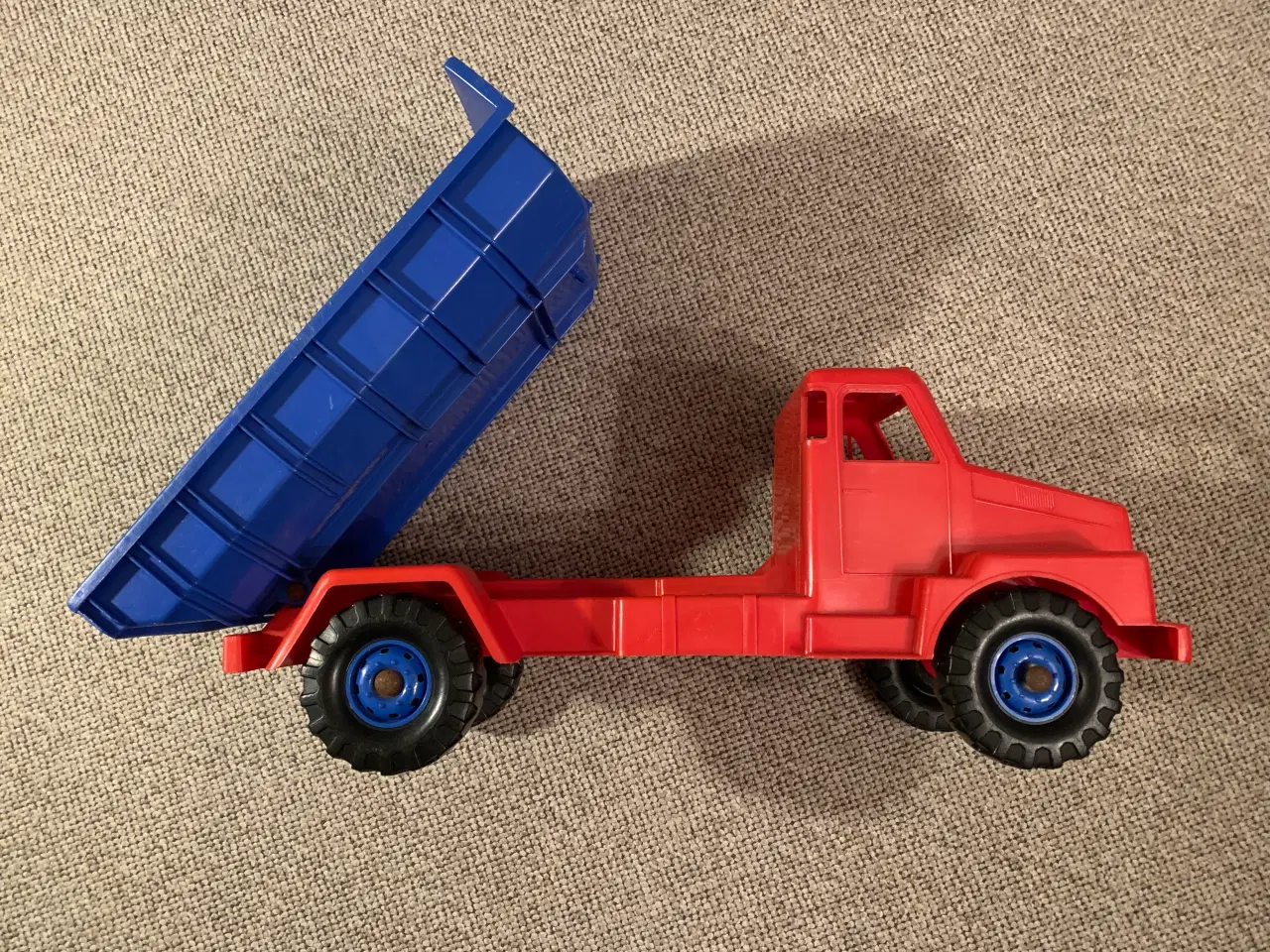 Billede 1 - Stor lastbil fra 70'erne "HP Plast"