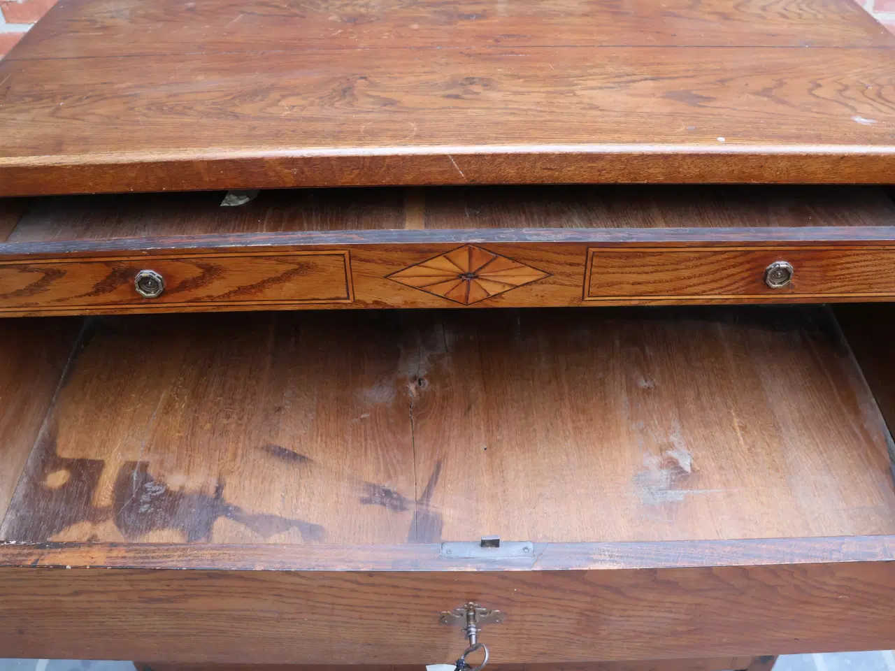 Billede 6 - Gl stor kommode m/5 skuffer, B 120cm D 55cm H 125c