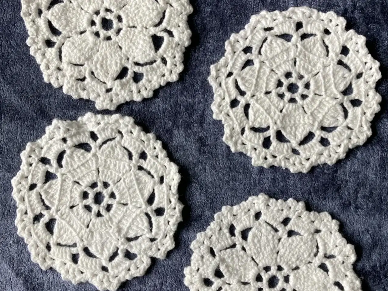 Billede 1 - Hæklede flaconer – flakoner – 4 stk – 10 cm