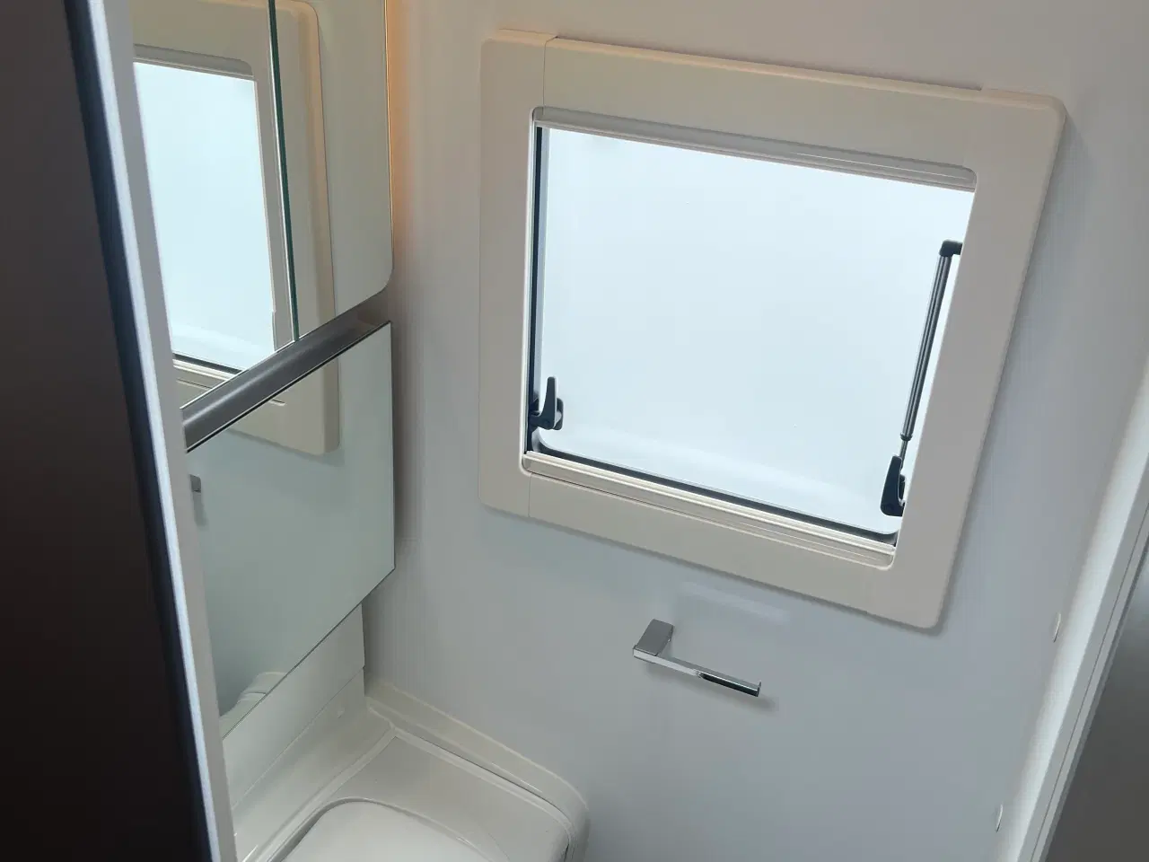 Billede 7 - Adria Alpina 663pt 2021 køjevogn