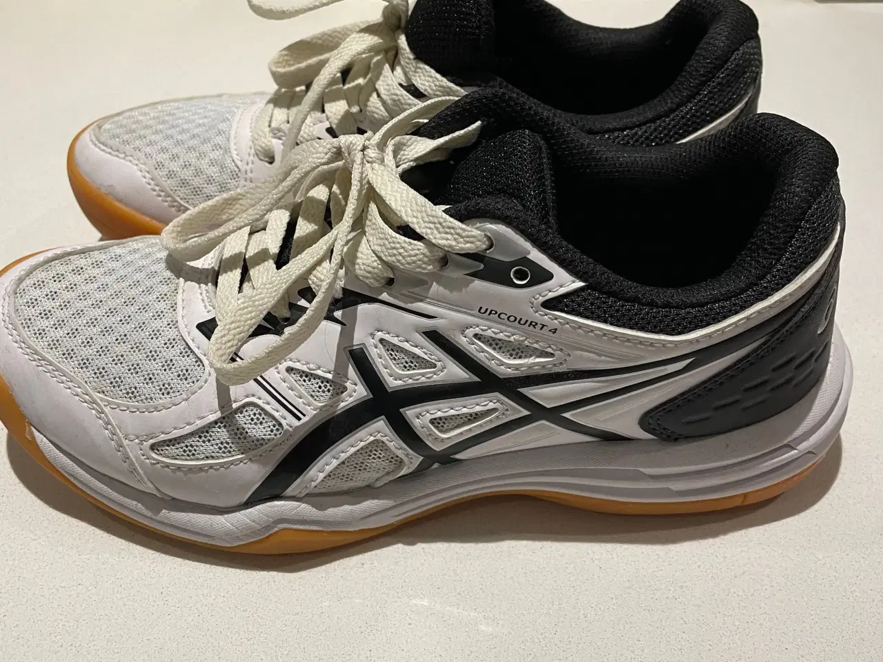 Billede 2 - Asics Håndboldsko str. 32,5 og 34,5