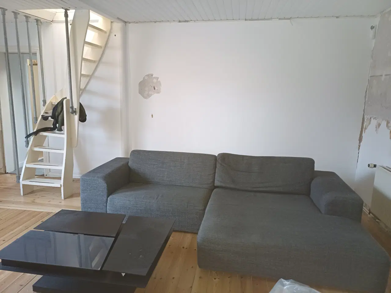 Billede 4 - Sofa i grå stof 