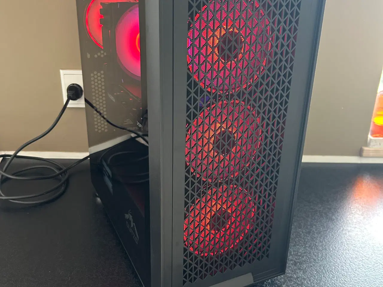 Billede 3 - 💻 Gaming-PC med i7-8700K & RX 6600 🔥