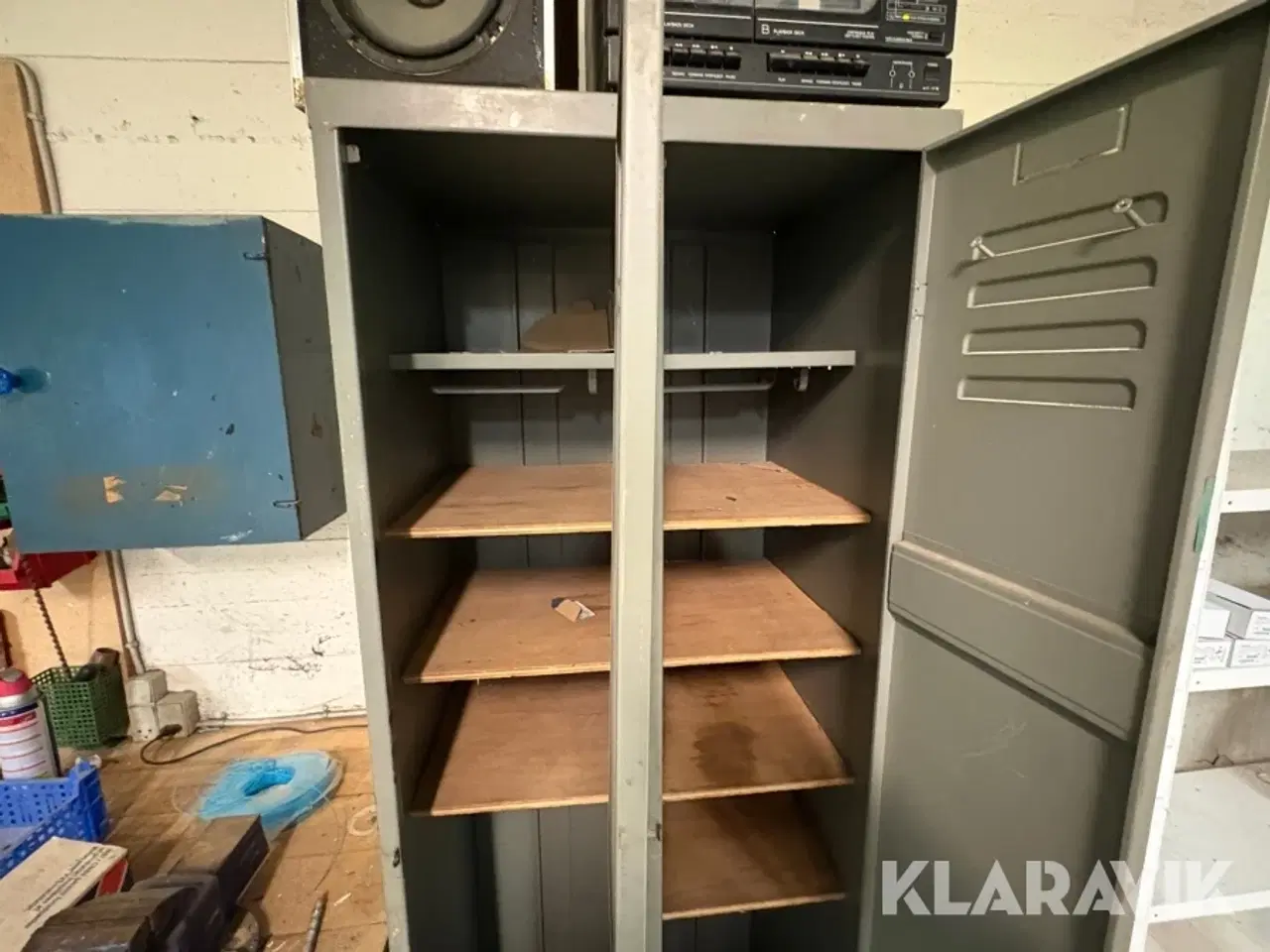 Billede 4 - Garderobeskab og stereoanlæg