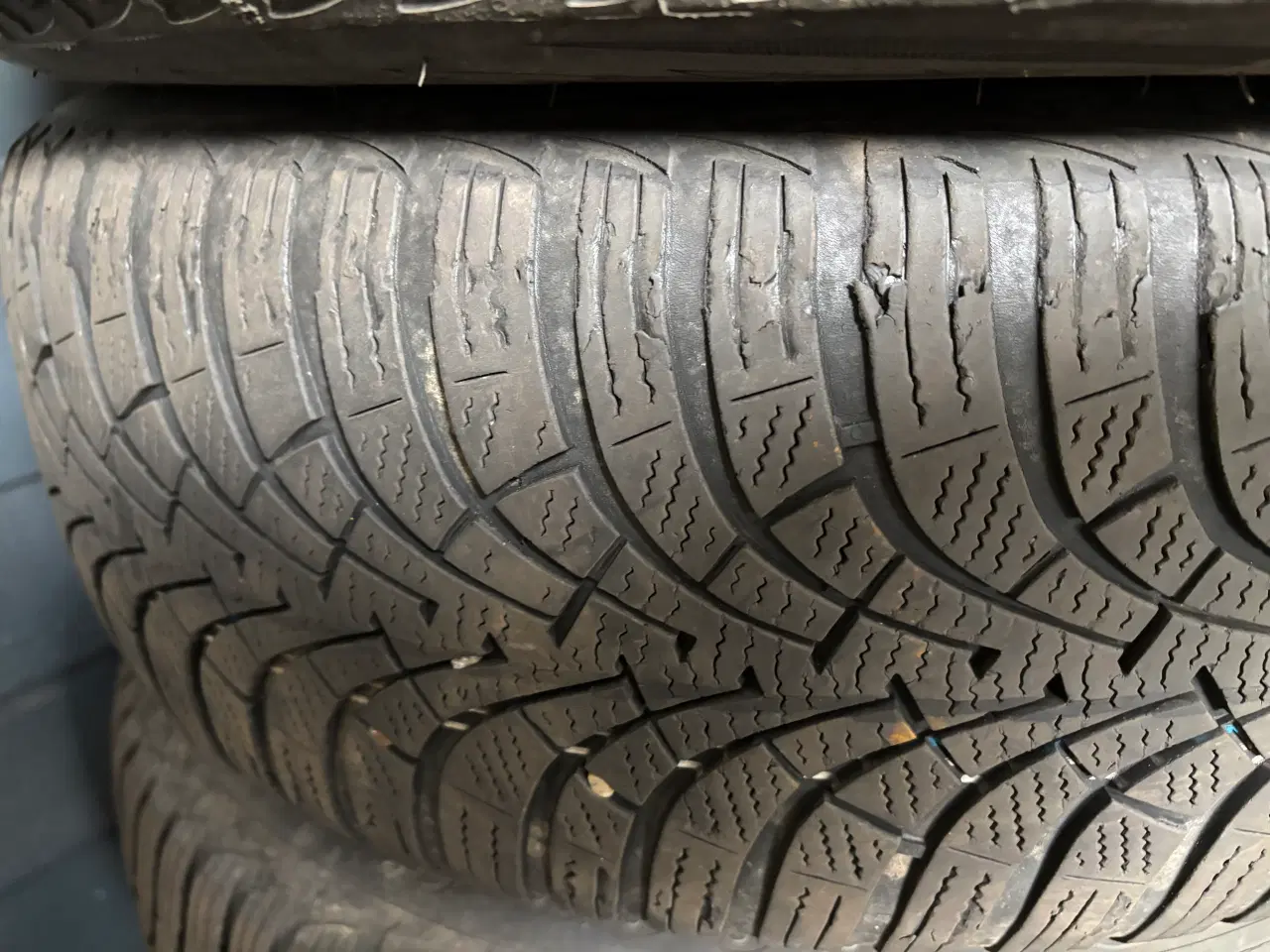 Billede 4 - Vinterdæk på alufælge 205/60R16