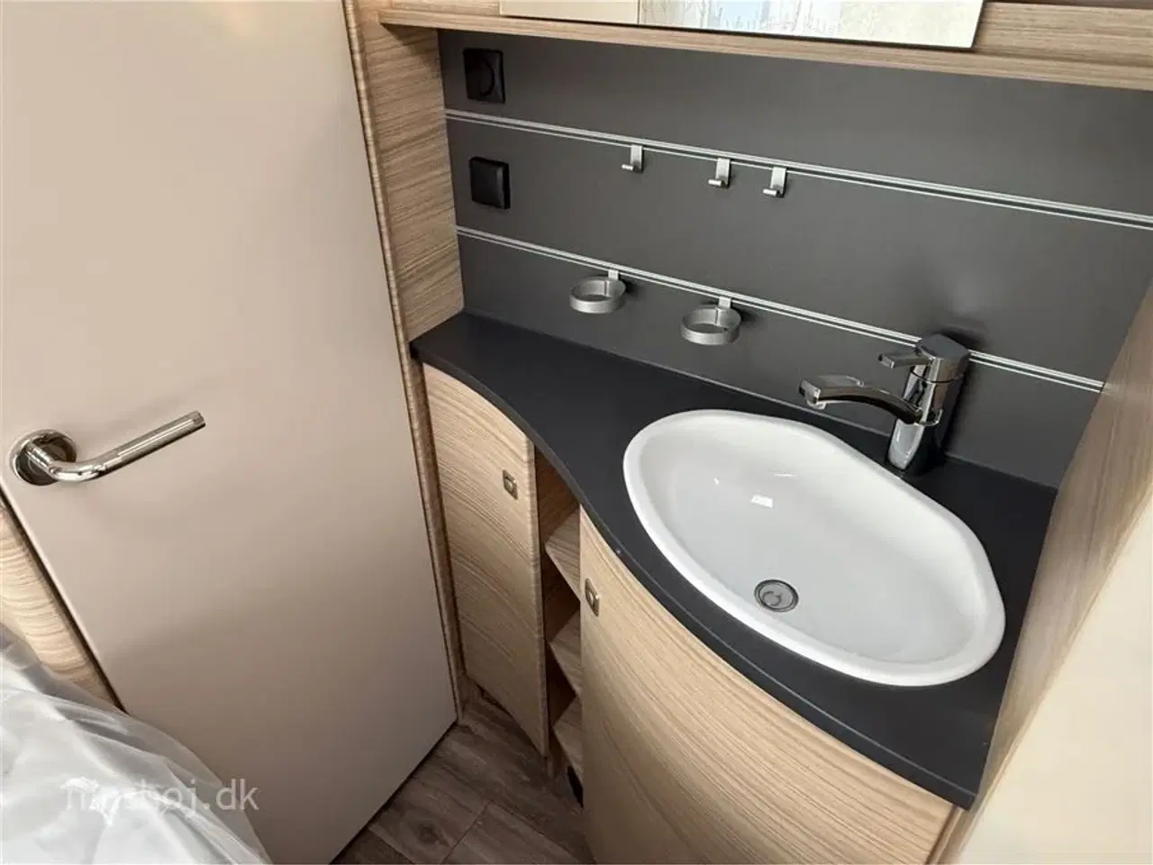 Billede 10 - 2026 - Fendt Bianco Activ 390 FHS   2026 Fendt Bianco Activ 390 FHS Se den hos Hinshøj Caravan