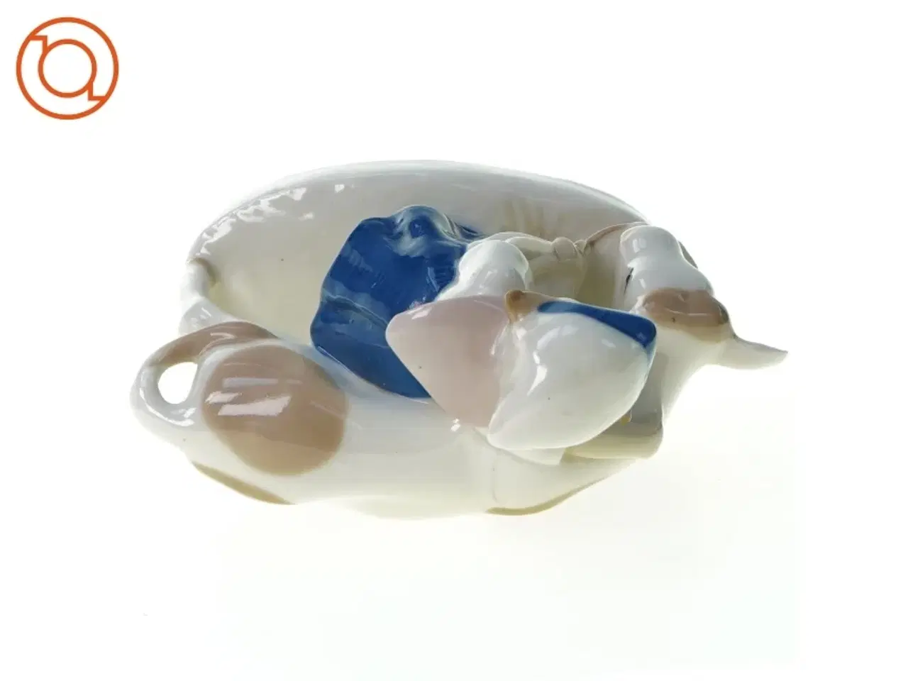 Billede 3 - Malke pige i porcelæn (str. 11 x 6 x 13 cm)