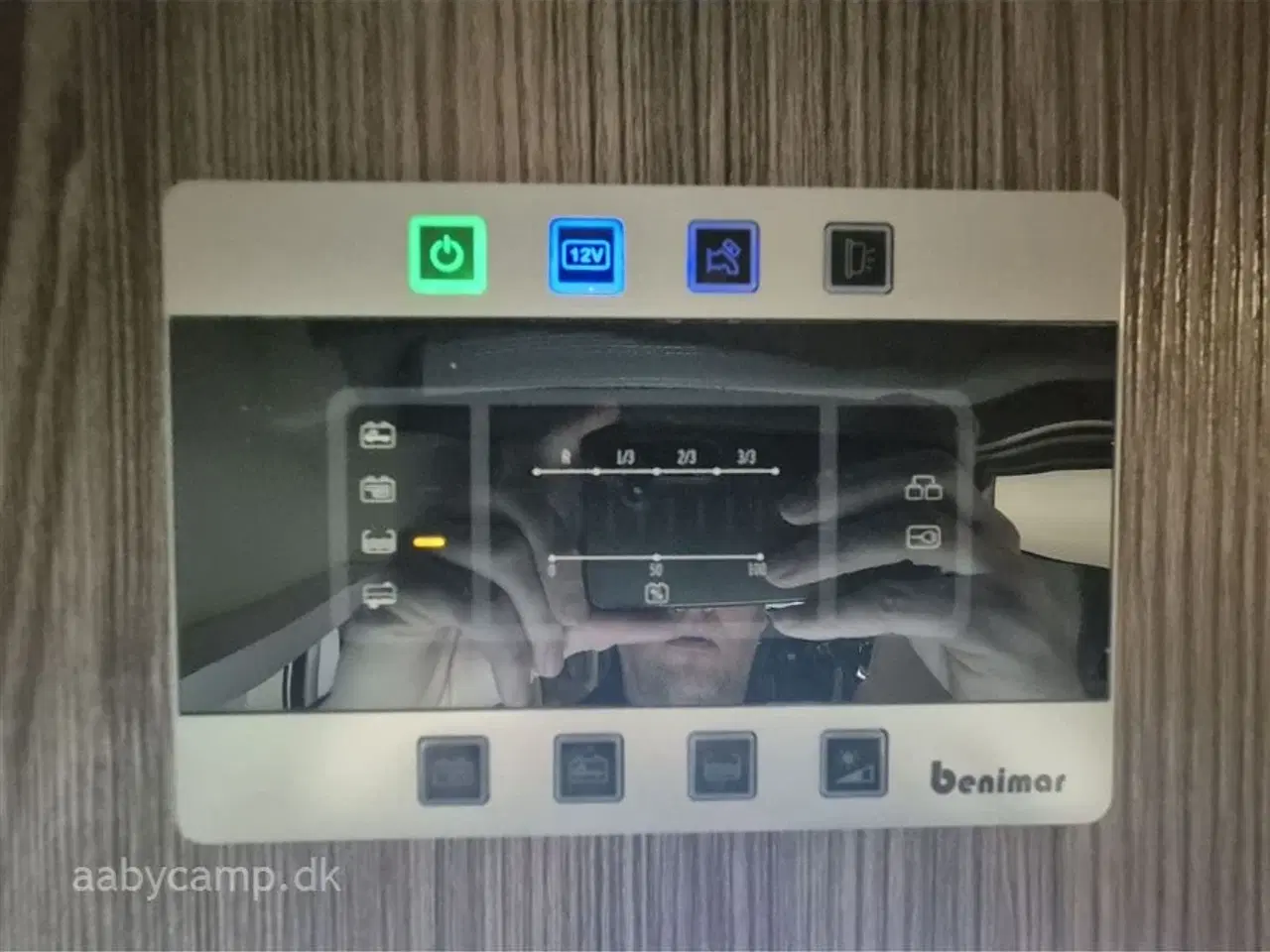 Billede 22 - 2019 - Benimar Tessoro 442   NK pakke. Automatgear. 95 Ah Batteri. solcelle. markise.  varme på spildevand. en ejer fra ny.  fuld service hos Ford inkl. tandrem. undervognsbehandlet.