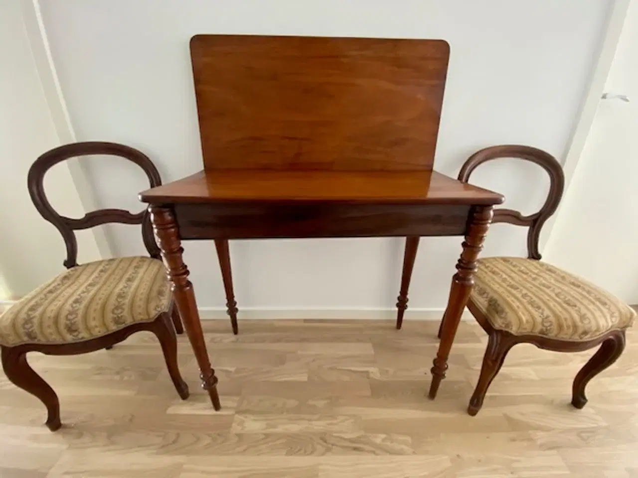 Billede 1 - Antikt mahogni Spillebord med stole