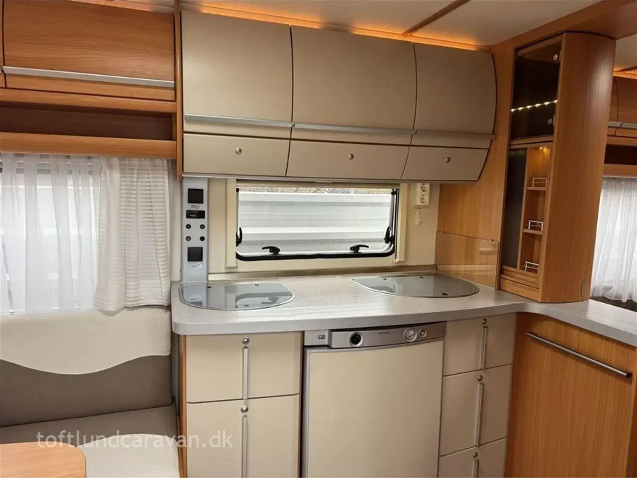 Billede 6 - 2009 - Fendt Saphir Style 510 TFB   Top udstyret  m/MOVER, EL støtteben, Gulvvarme mv. Meget velholdt vogn. Stor lasteevne.