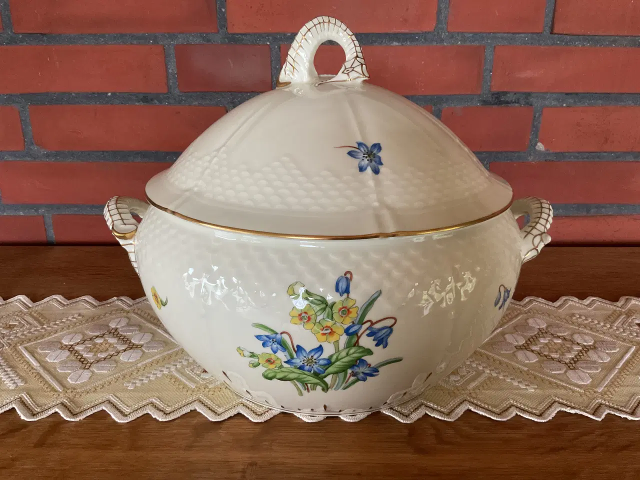 Billede 1 - Njal. Suppeterrin